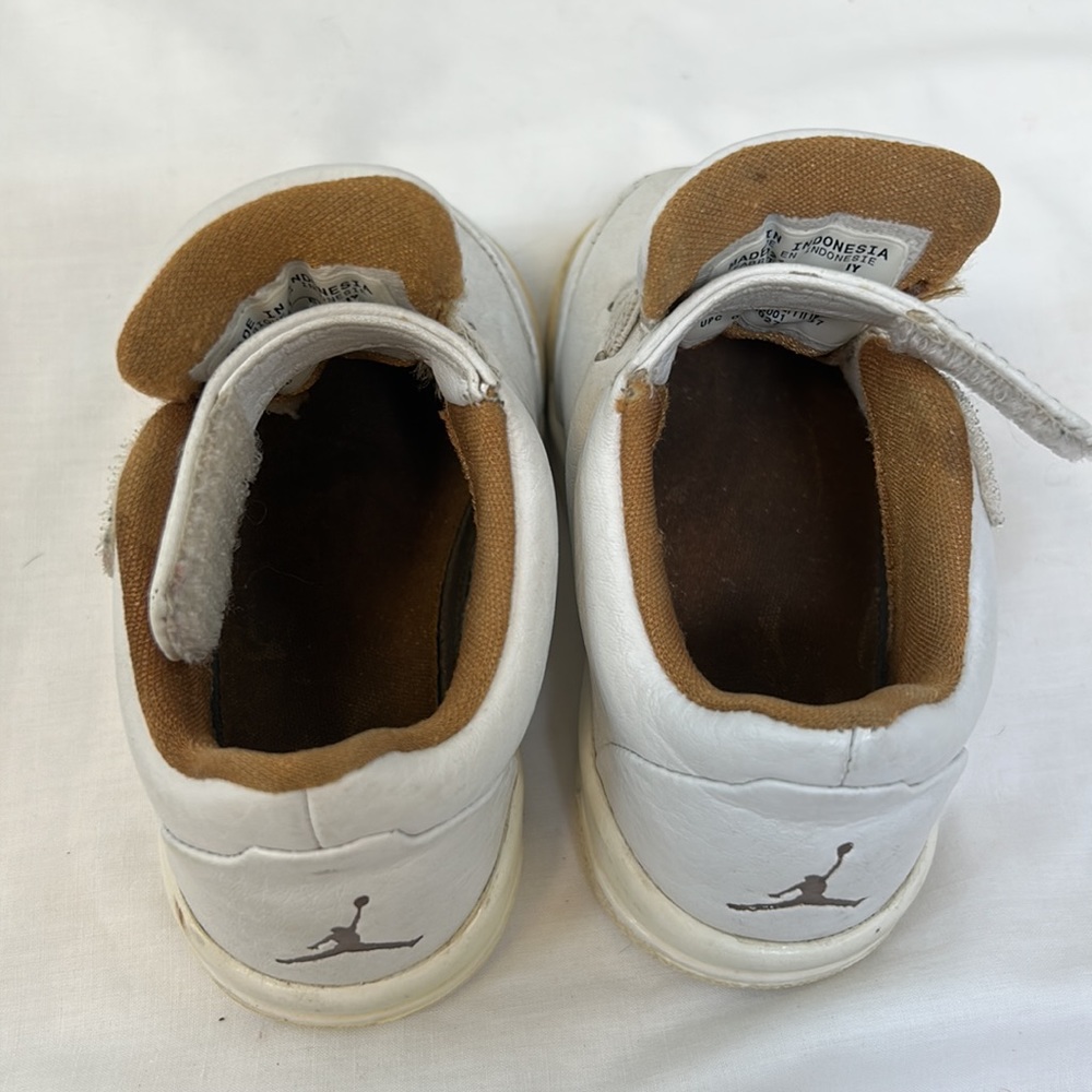 Nike Jordan Baby Toddler Gold & White Vintage Sneakers Size 5C - Picture 6 of 9